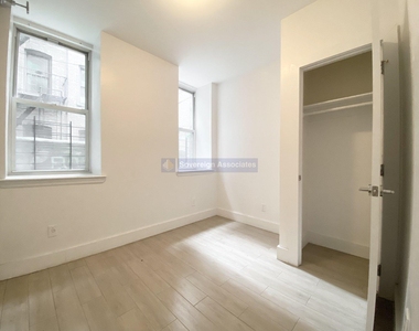 22 Saint Nicholas Place - Photo Thumbnail 6