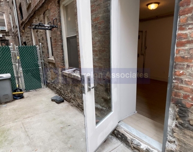 22 Saint Nicholas Place - Photo Thumbnail 9