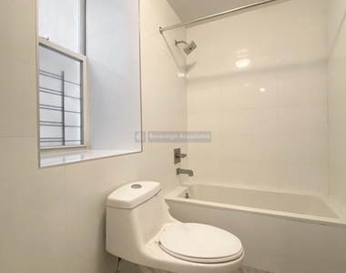 22 Saint Nicholas Place - Photo Thumbnail 3