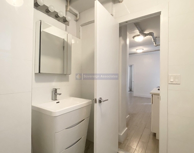 22 Saint Nicholas Place - Photo Thumbnail 4