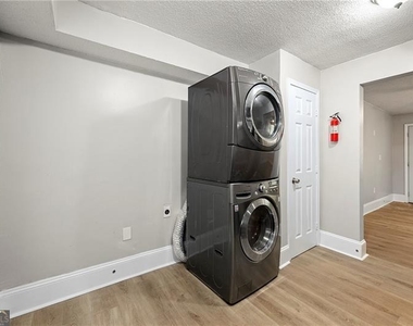 156 Fairfield Place Nw - Photo Thumbnail 7