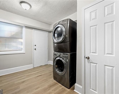 156 Fairfield Place Nw - Photo Thumbnail 8