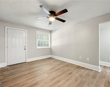 156 Fairfield Place Nw - Photo Thumbnail 1