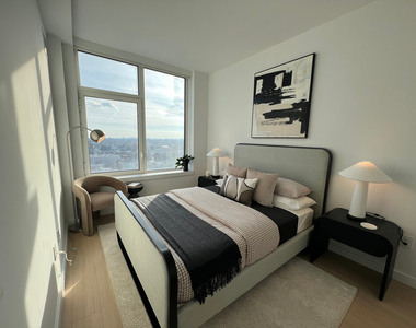 125 Linden Boulevard - Photo Thumbnail 5