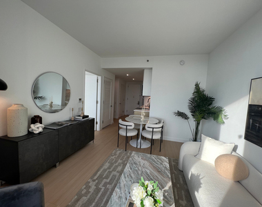 125 Linden Boulevard - Photo Thumbnail 2