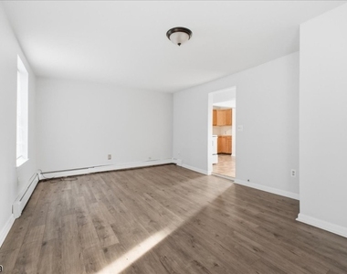 89 Main St - Photo Thumbnail 6