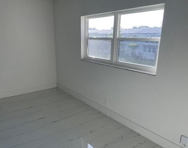 7600 Nw 4th Place - Photo Thumbnail 10