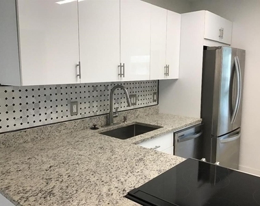 7600 Nw 4th Place - Photo Thumbnail 2