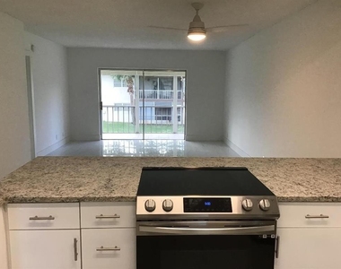 7600 Nw 4th Place - Photo Thumbnail 5