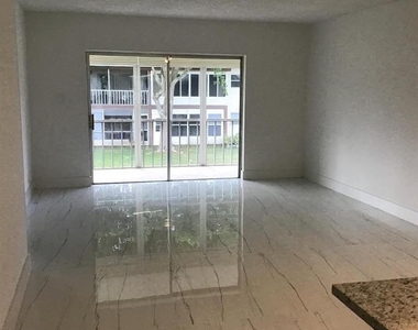 7600 Nw 4th Place - Photo Thumbnail 8