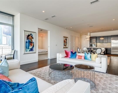 2200 Victory Avenue - Photo Thumbnail 3