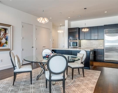 2200 Victory Avenue - Photo Thumbnail 7