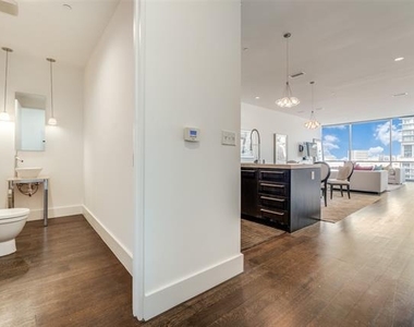 2200 Victory Avenue - Photo Thumbnail 21