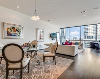 2200 Victory Avenue - Photo Thumbnail 4