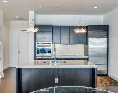 2200 Victory Avenue - Photo Thumbnail 11