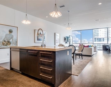 2200 Victory Avenue - Photo Thumbnail 9