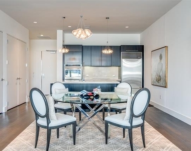 2200 Victory Avenue - Photo Thumbnail 6