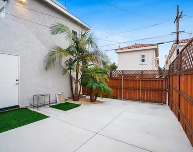 1145 Emerald St - Photo Thumbnail 21