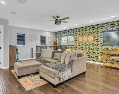1145 Emerald St - Photo Thumbnail 3