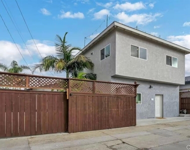 1145 Emerald St - Photo Thumbnail 20