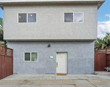 1145 Emerald St - Photo Thumbnail 23