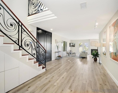 918 Sandpiper Pl - Photo Thumbnail 2