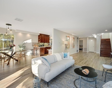 918 Sandpiper Pl - Photo Thumbnail 5