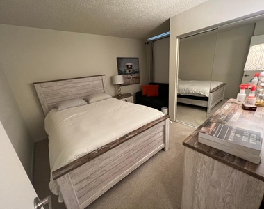 2255 Lindell Boulevard - Photo Thumbnail 3