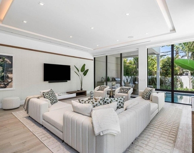 514 Ne 7th Avenue - Photo Thumbnail 4