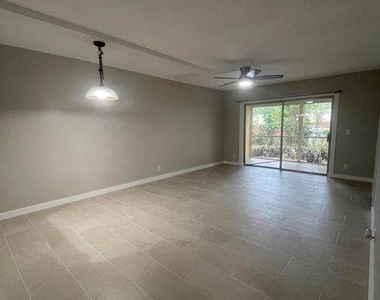 1638 Embassy Drive - Photo Thumbnail 5