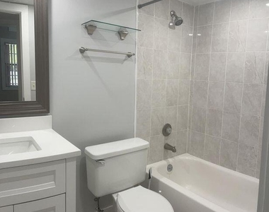 1638 Embassy Drive - Photo Thumbnail 10