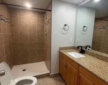 1638 Embassy Drive - Photo Thumbnail 7