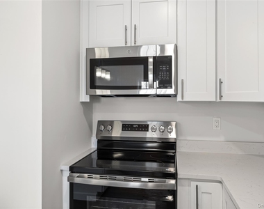 227 4th Avenue - Photo Thumbnail 7