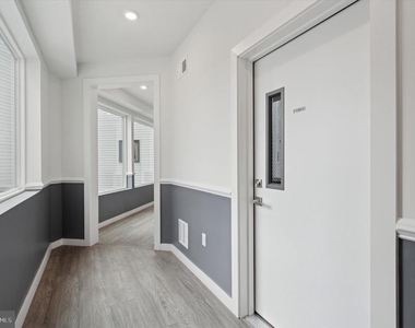 1617 Ridge Avenue - Photo Thumbnail 13