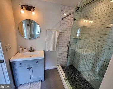 1617 Ridge Avenue - Photo Thumbnail 4