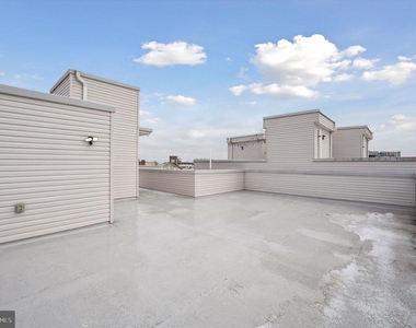 1617 Ridge Avenue - Photo Thumbnail 12