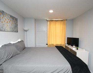 2135 Walnut Street - Photo Thumbnail 3