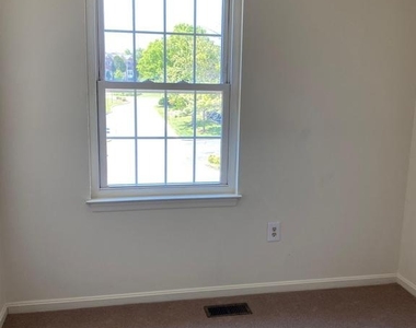 12339 Sandy Point Court - Photo Thumbnail 10