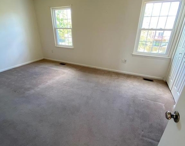 12339 Sandy Point Court - Photo Thumbnail 7