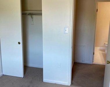 12339 Sandy Point Court - Photo Thumbnail 11