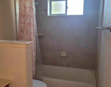 306 E Anderson Ave - Photo Thumbnail 7