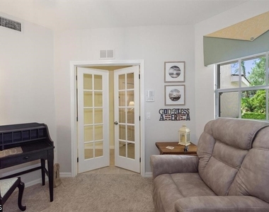 11033 Mill Creek Way - Photo Thumbnail 6