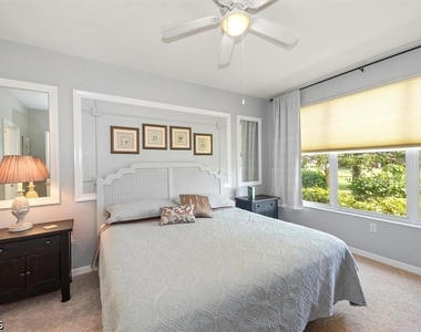11033 Mill Creek Way - Photo Thumbnail 8