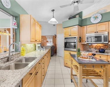 8549 S Lake Circle - Photo Thumbnail 12