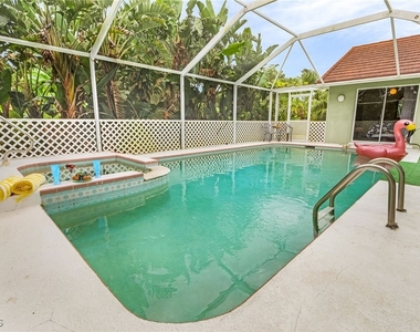 8549 S Lake Circle - Photo Thumbnail 30