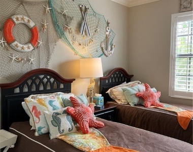 9081 Albion Lane S - Photo Thumbnail 5