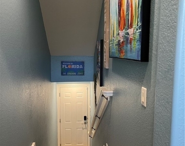 9081 Albion Lane S - Photo Thumbnail 22