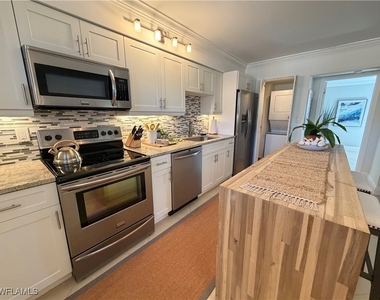 960 7th Street S - Photo Thumbnail 8