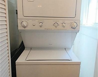 1409 Wentworth Street - Photo Thumbnail 8
