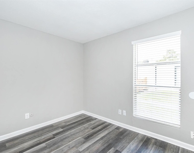 18001 Cypress Trace Road - Photo Thumbnail 13